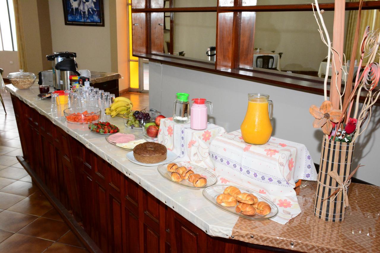 Hostal Ibiza Santa Cruz de La Sierra Buitenkant foto