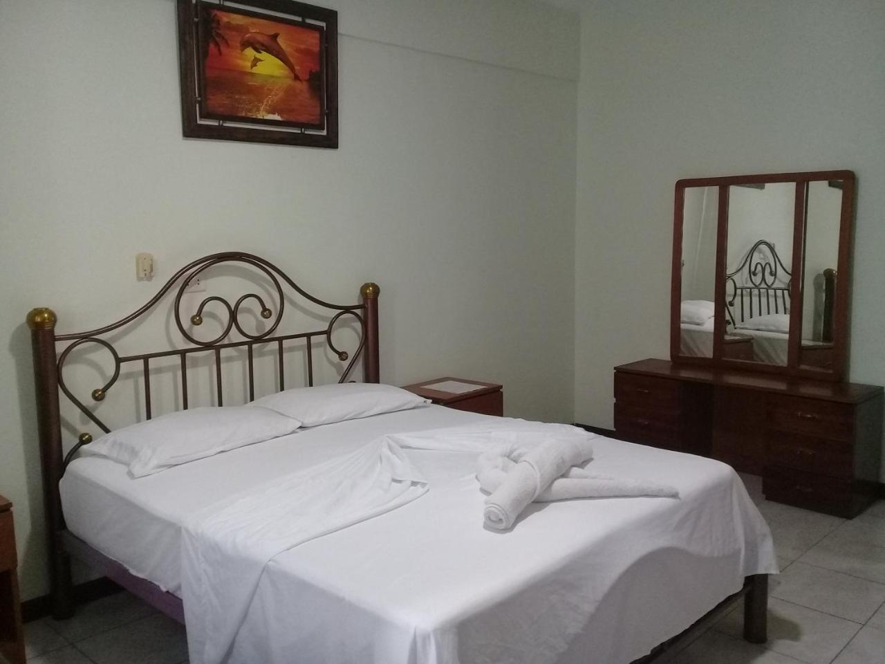Hostal Ibiza Santa Cruz de La Sierra Buitenkant foto