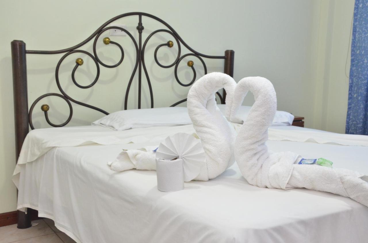 Hostal Ibiza Santa Cruz de La Sierra Buitenkant foto