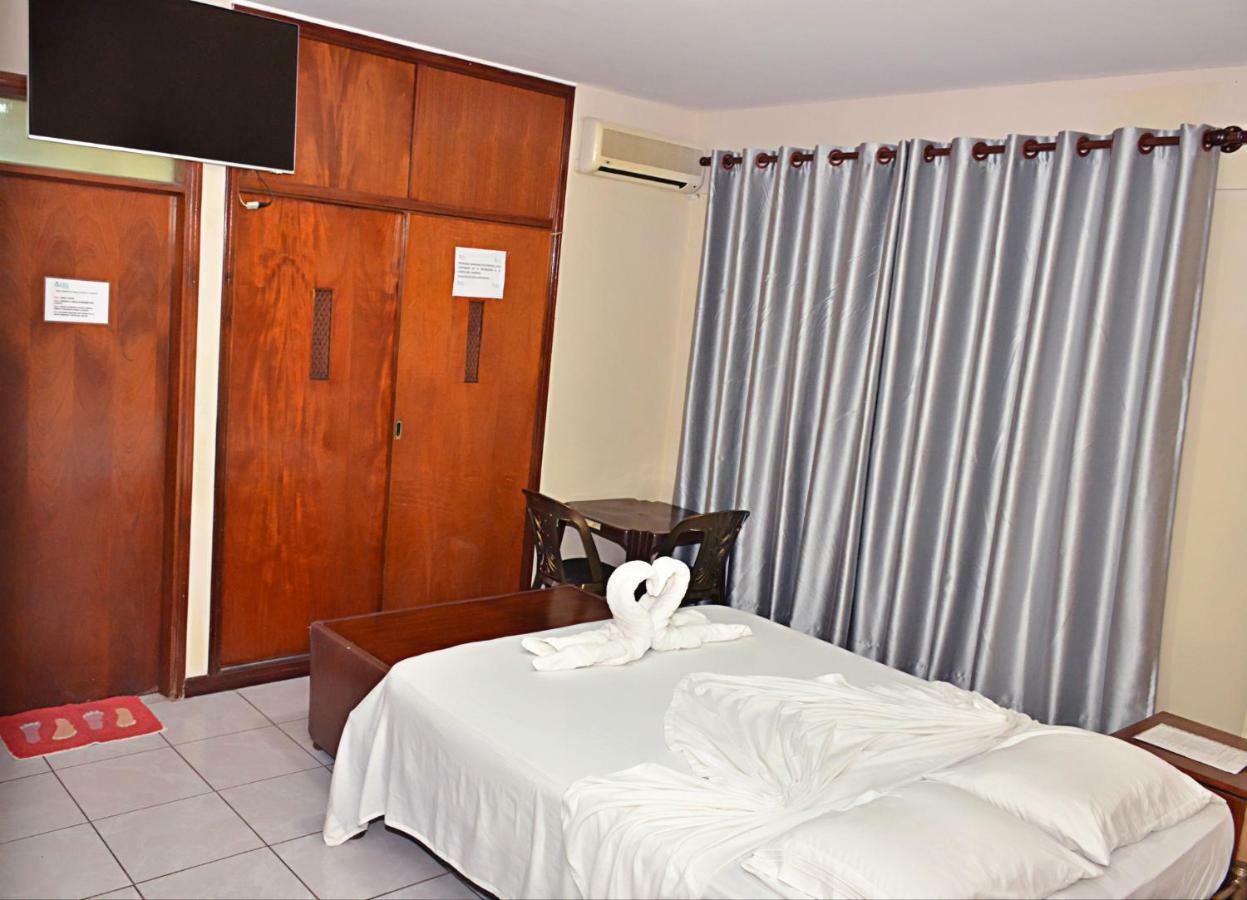 Hostal Ibiza Santa Cruz de La Sierra Buitenkant foto