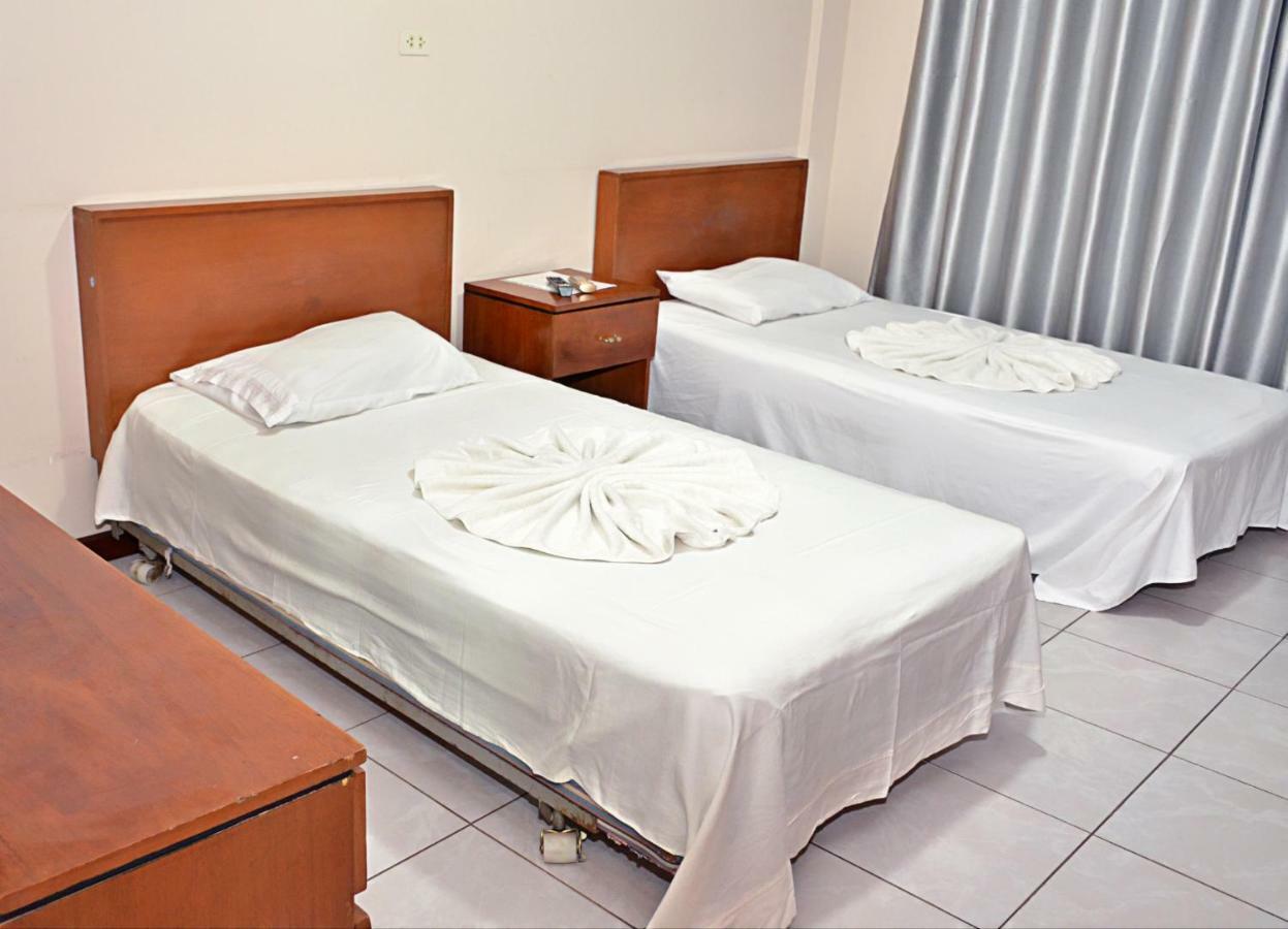 Hostal Ibiza Santa Cruz de La Sierra Buitenkant foto