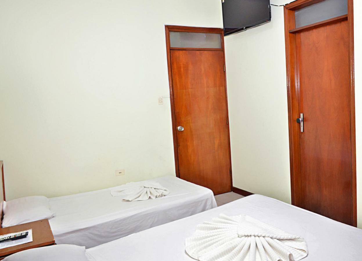 Hostal Ibiza Santa Cruz de La Sierra Buitenkant foto