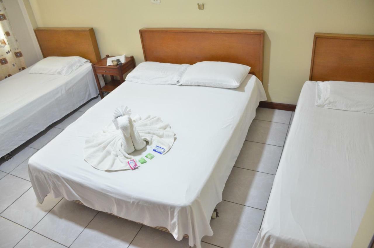 Hostal Ibiza Santa Cruz de La Sierra Buitenkant foto
